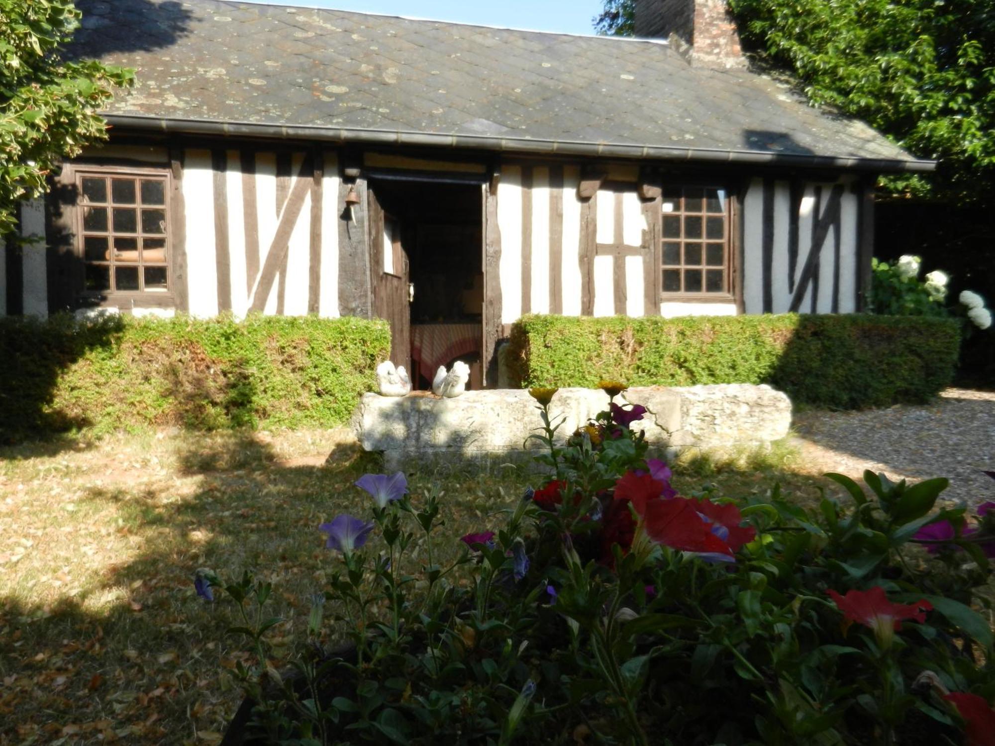 Le gîte des Trois Vaches Brionne Exterior foto
