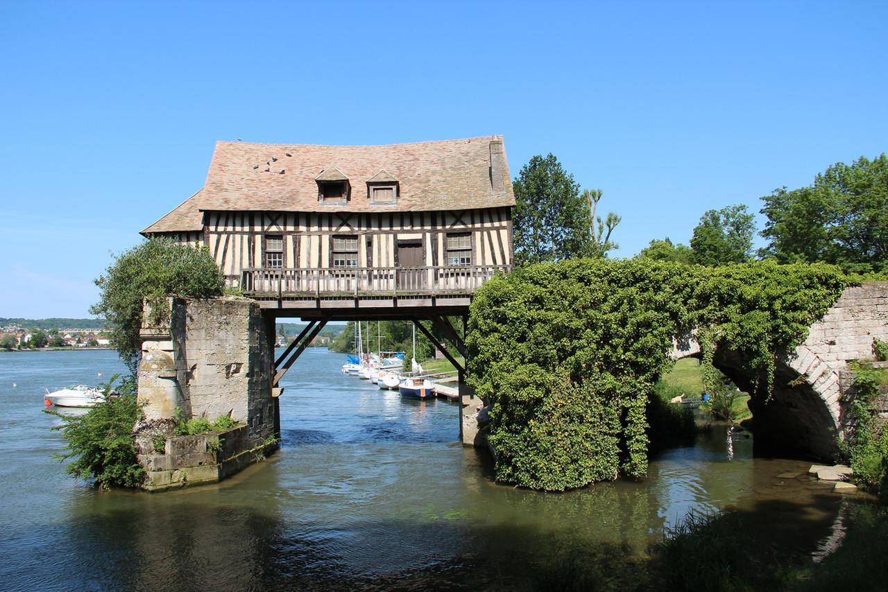 Le gîte des Trois Vaches Brionne Exterior foto
